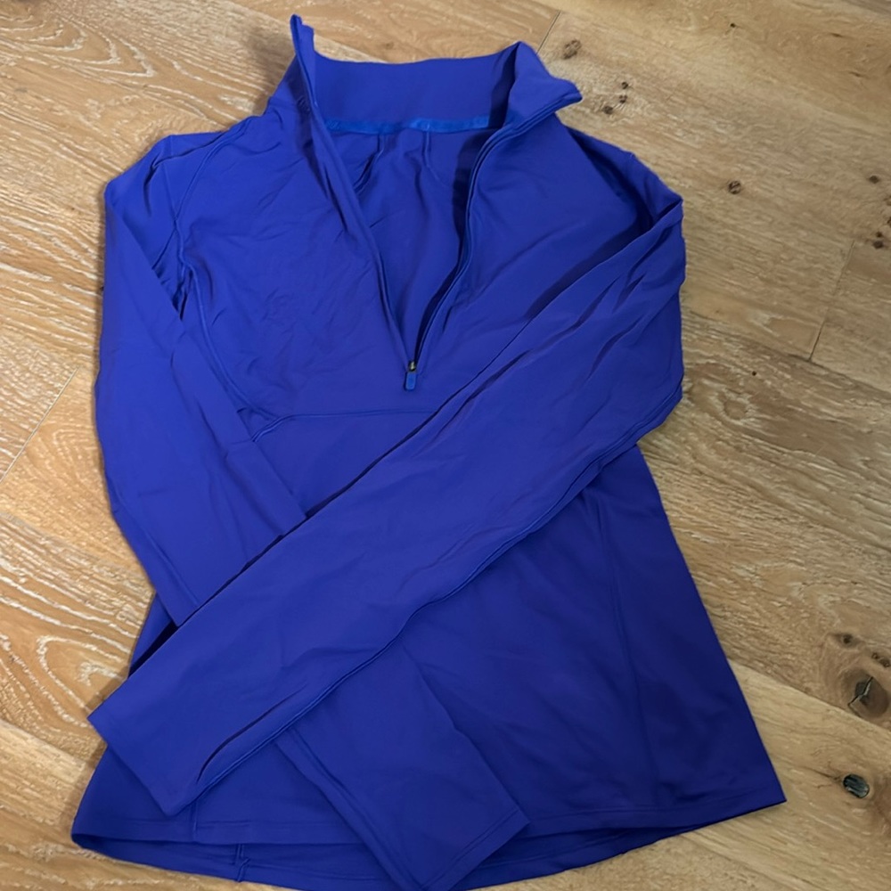 Lululemon pullover size 6
